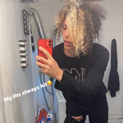 stupidskelly's profile picture. 💀🥀21 Years dead🥀💀