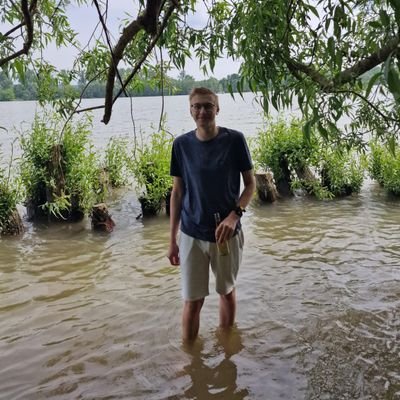 24 | Ehrenamtlich und beruflich aktiv bei @dielinke | Kreistagsabgeordneter für
@Linke_RTK | Fraktionsreferent für DIE LINKE. Stadtfraktion Wiesbaden