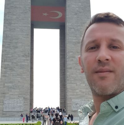 erkandurak1903's profile picture. Türlü oyunu bozduk,
Umrumuzda mı azdık.
Gönlümüzü sordular,
Sevdamız ülkü yazdık.
Biz Alparslan Türkeş'i,
Biz Devlet Bahçeli'yi,
Yalnız bırakamazdık.