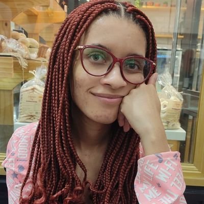 Uma demisexual que tem TDAH e tá tentando escrever umas histórias. She/her