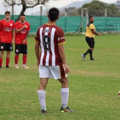 -Fútbol ⚽❤
-¨El talento depende de la inspiración, pero el esfuerzo depende de cada uno¨