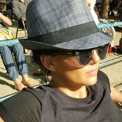 esra040007's profile picture. 