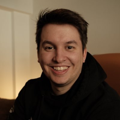 Senior 3D Artist - Never learned how Twitter works.