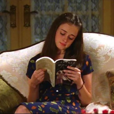 dearreader_9's profile picture. books and cute coffee shops. • cr: luna and the lie 🌙