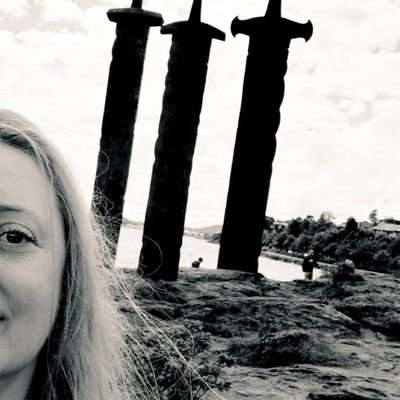 FightingHen's profile picture. #metal • kątniczość • tylko odpryski myślowe • #bezpolityki • #starszapanigra \|T|/