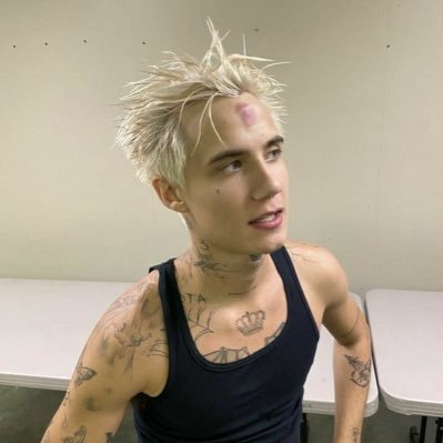 jxdn__hos's profile picture. music changes the world