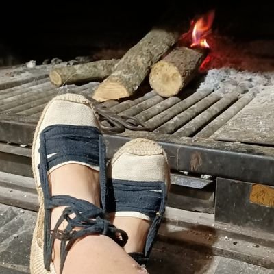 Artesana (https://t.co/YOXMAV1Pnn) i (https://t.co/wZvzEK2qlO). Amant de la llengua catalana, feminista, adoctrinada i indomable.