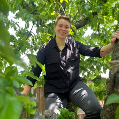 hammertime512's profile picture. 6-8 General Music Educator, Obstacle Course Racer, Crossfiter, Dog Lover, Musician, Coffee Lover, and Animal Crossing addict.