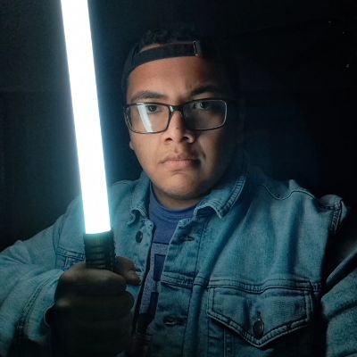 I love collecting Lightsabers ✝ brain tumor survivor 24 yrs old
star wars Nerd /Marvel/DC
Instagram: officialjarodkenobi