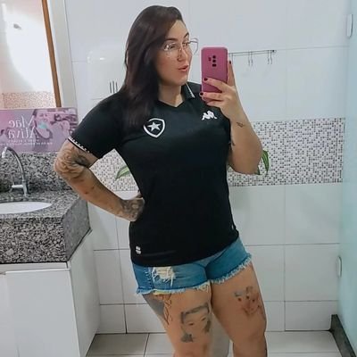 JuanaVianna's profile picture. 28 Anos/ solteira / Uma Filha, minha Luna ❤️/ Botafoguense ⚪️⚫️/ Ariana ♈️/. https://t.co/E2xnLu35hU