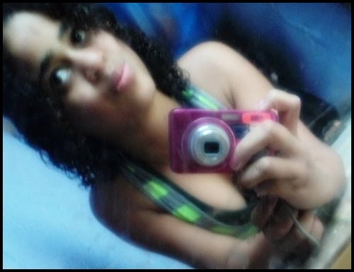 Eu sou aquela menina legal !

E amiga dos amigos !

O saaudades dos a,amiigos gente ]=