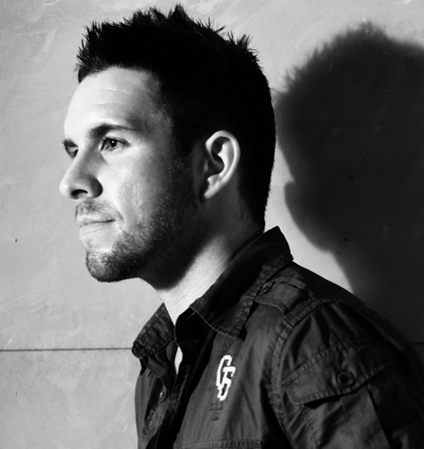 Dj/producer from england. Based in Singapore