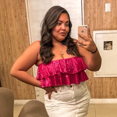 karolessantos's profile picture. 28anos, Designer de Moda