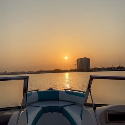 السعادة عادة، و التفاؤل عادة، و الكلمة الطيبة عادةفاصنع عادتك الجديدة