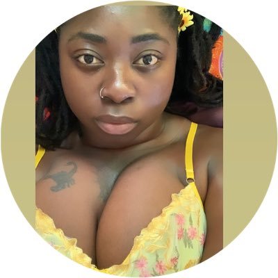 Follow me at your own risk: I tweet nonsensical and nasty shit. Only fans/loyal fans girl. Chris Cuomo's WHORE 💦😈. 🇬🇲🇨🇦. IG 📸: msbigtittiedslut