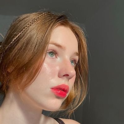 HellaVtuber's profile picture. Hello! I'm hella,Feel free to contact me. When I find the most suitable client,and you find the appropriate designer, why are we both waiting?Let’s get started.