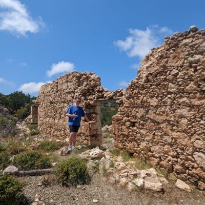 LukeGill18's profile picture. 