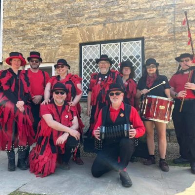 Morris side in Bedford dancing Border, Cotswold, and own creations. Sometimes with straight lines, sometimes real ale, always with enthusiasm
#RedCuthbertMorris