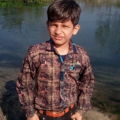 gunjan43066077's profile picture. जलते घर को देखने वालो,पुश का छप्पर आप का है आप के पीछे तेज हवा है आगे मुकदर आप का है,उसके कत्ल पे मैं भी चुप था मेरा नंबर अब आया है मेरे कत्ल पे आप चुप है अगला