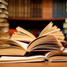 حساب متخصص في كتابة بحوث جامعية وإعداد التقارير وعروض البوربوينت لمختلف التخصصات وحل الواجبات للتواصل واتساب ⏬ https://t.co/rCJGj6cKap