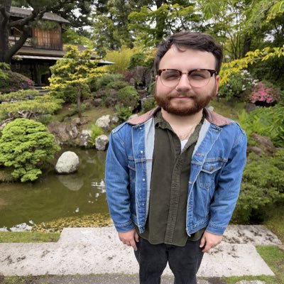 Product Designer | Focused on Design Systems ✨ | Sharing helpful resources to the community 😊