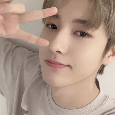 ❨#⃝런쥔 ┊𝙍𝙤𝙡𝙚𝙥𝙡𝙖𝙮❩ ⋆ member of #NCTDream ㅡ he is a happy virus. with sweet toothed teeth, spread happiness to everyone.