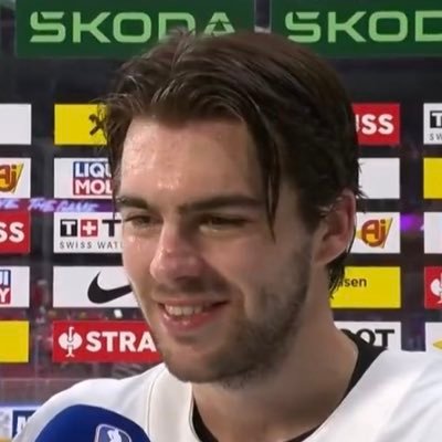 nicosdimples's profile picture. INACTIVE || mentally in a hockey arena