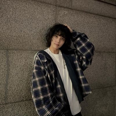 newylork's profile picture. She/Her, ESFP,  Study & Fan account.