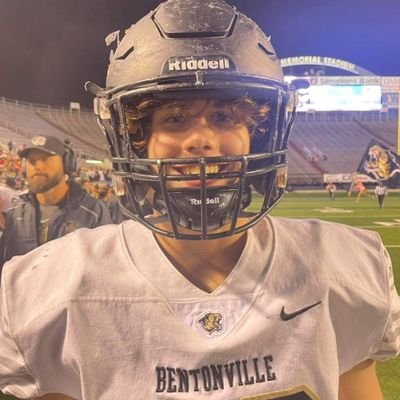 Bentonville High Football | 3.9 GPA | 2024 | 6'1 195lbs | D-End | 445 Squat | 295 Clean | 4.84 40 | 106 in broad jump | 33 in vertical jump