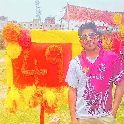اے رہبر کامل چلنے کو تیار تو ہوں پر یاد رہے
اس وقت مجھے بھٹکا دینا جب سامنے منزل آ جائے