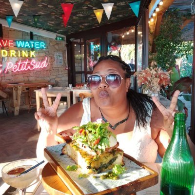 itstherealnajwa's profile picture. YouTube content creator focusing on lifestyle, culture, and motivation. Check it out 🔗 😉