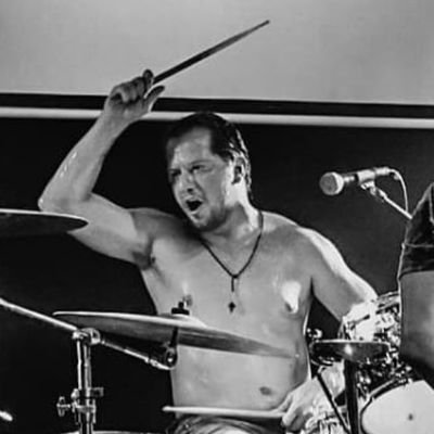 Eduardo29943433's profile picture. Músico y deportista