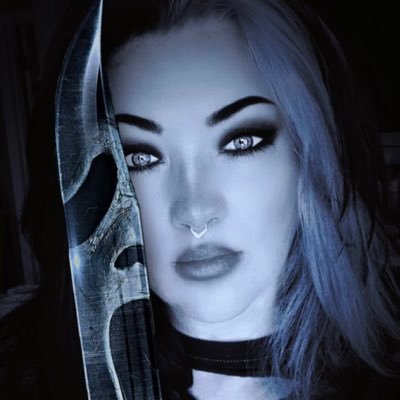 Witchy Woman🔮 @RobynCoffins⚰️ Paranormal Enthusiast🔎 Horror fanatic👻, Forever Metalhead🤘🏻