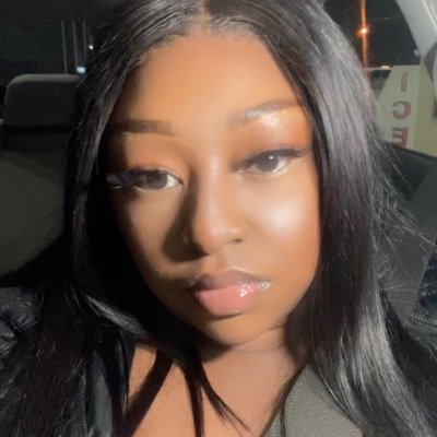 fieryroses1's profile picture. hi I’m chena! ♒️