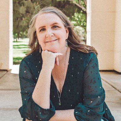 Teacher, writer, language lover. Repped by @jilliganjonze   
https://t.co/9rUMI4YzrT   she/her

2023 Bread Loaf Nonfiction Returning Contributor Award