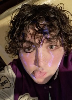 kvaii10's profile picture. non so più cosa cazzo sto facendo