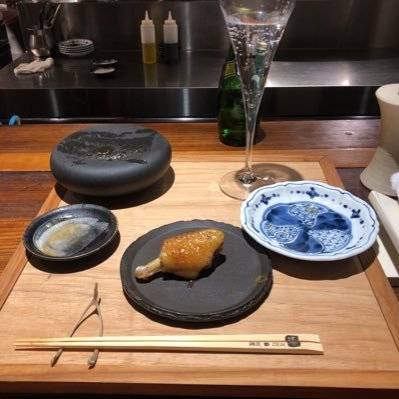 好きな食べ物は茄子のおひたしと手作り餃子、嫌いな食べ物は焼きそばとマヨネーズと市販のコロッケです。