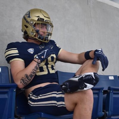 Tight end at the University of Akron🦘