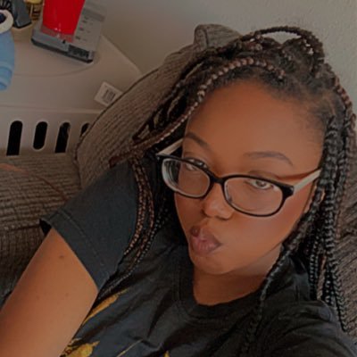 monet_deveaux Profile Picture