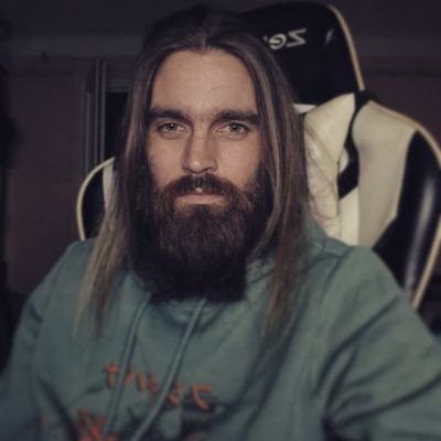 Woodworker, Gamer, Graphist Instagram: https://t.co/BMILmo230I
#KCorp 💙 #T1 👹