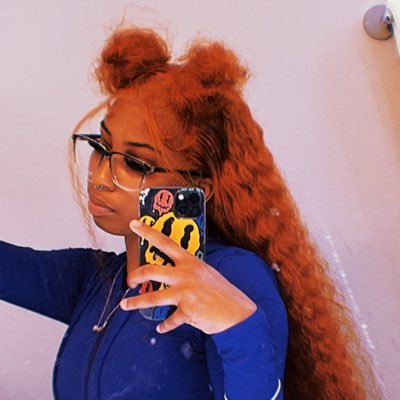 ccarmenvictoria's profile picture. insta • @amourcarmen 🩷