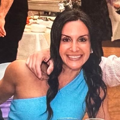 aj065's profile picture. Marathoner x14 (BQ 3:37:30 🦄) Bostonian, Registered Nurse ❤️ @BendersonHeartCenter