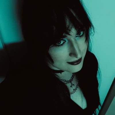 Non-binary trans woman. She/they. communism...good. Co-host of TBH: An Anime Podcast. Check out my new EP: https://t.co/GxzJ8XsxeZ