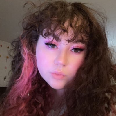 mari_mattel's profile picture. Look on the pink side of life