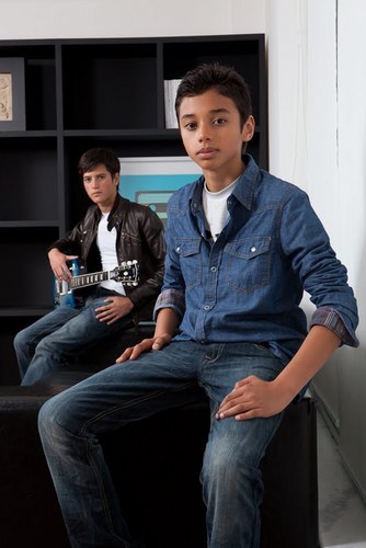Fã Clube oficial da dupla Deivid E Eduardo... Moderador: @Alee_Luaan
Coo-moderadores: @DaaianaLeite e @Edilson_Nunes_