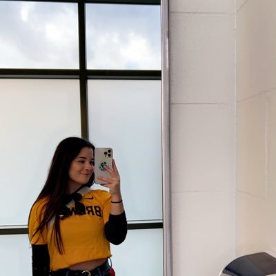 alexishofmann's profile picture. 