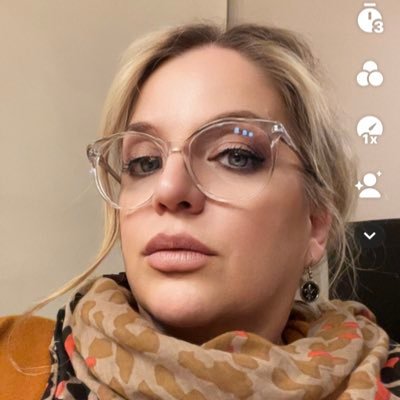 paulandchi's profile picture. cantante vehicular , pintora de ratos libres y glamorosa xxl