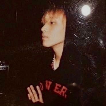 Ri7edl's profile picture. Cada vez que salgo Puedo oírte diciéndome que me dé la vuelta la Luchando por mi confianza y l no retrocederás Incluso si tenemos