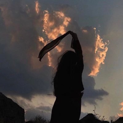 basmah42010's profile picture. ومنهم من كَان عابراً علينا كنسمة هَواء ، ومن كان غُباراً أصَابنا بالعَمىّ فخذلنا دون أن نراه 🍃