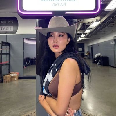 • mamamoo / 21 / she / six of crows - inej ghafa my pirate queen